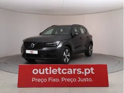 Preto metalizado Usado 2022 Volvo XC40 Core SUV | € 34.950 (Preço justo)