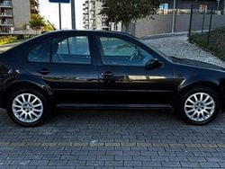 Usado 2001 VW Bora Sedan | € 2.300