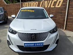 Branco Usado 2021 Peugeot e-2008 Allure SUV | € 23.980 (Preço justo)