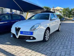 Branco Usado 2015 Alfa Romeo Giulietta Distinctive Citadino | € 13.500 (Caro)