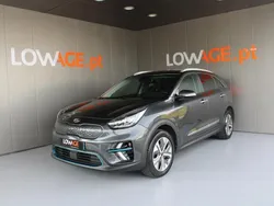 Cinzento Usado 2021 Kia e-Niro SUV | € 25.300 (Preço justo)