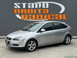 Cinza Usado 2007 Ford Focus Ghia Citadino | € 6.890