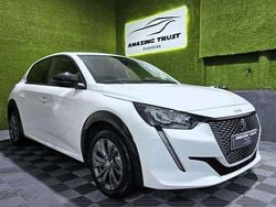 Branco Usado 2023 Peugeot e-208 Allure Citadino | € 21.950 (Preço justo)