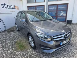 Cinza Usado 2015 Mercedes B180 Monovolume | € 11.950 (Preço justo)