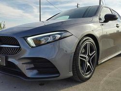 Cinza Usado 2020 Mercedes A180 AMG line Citadino | € 27.500 (Preço justo)