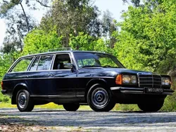 Azul escuro Usado 1980 Mercedes E230 Carrinha | € 21.750