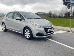 Cinza Usado 2016 Peugeot 208 Active Citadino | € 8.900 (Bom preço)