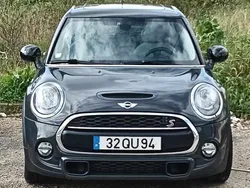 Cinzento Usado 2016 Mini Cooper D Citadino | € 16.800