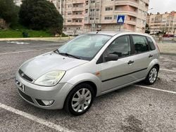 Usado 2004 Ford Fiesta Ghia Sedan | € 2.650