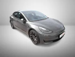 Cinza Usado 2021 Tesla Model 3 Performance Sedan | € 32.990 (Preço justo)