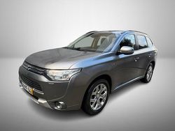 Cinzento Usado 2014 Mitsubishi Outlander P-HEV | € 14.490 (Preço elevado)