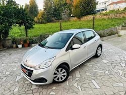 Cinzento Usado 2018 Peugeot 208 Citadino | € 8.500 (Bom preço)