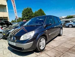 Cinzento Usado 2005 Renault Grand Scénic II Monovolume | € 3.699 (Preço justo)
