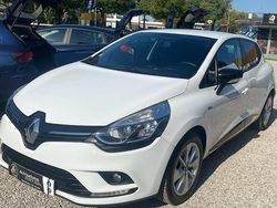 Branco Usado 2017 Renault Clio IV LIMITED | € 12.900 (Preço elevado)