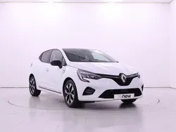 Blanc glacier Usado 2022 Renault Clio V LIMITED | € 16.990 (Preço justo)