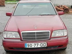 Vermelho Usado 1994 Mercedes C250 Sedan | € 3.500