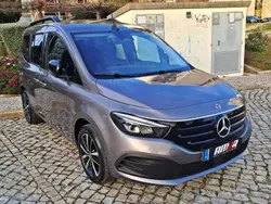 Cinzento Usado 2023 Mercedes EQT200 Premium Plus Monovolume | € 29.000