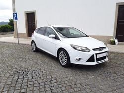 Branco Usado 2012 Ford Focus Trend Sedan | € 8.600 (Preço justo)