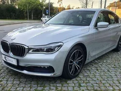 Cinzento Usado 2017 BMW 730 Sedan | € 43.800