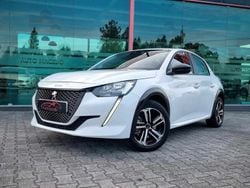 Branco Usado 2021 Peugeot e-208 Citadino | € 17.500 (Preço justo)