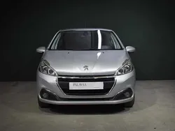 Cinzento Usado 2016 Peugeot 208 Citadino | € 10.950 (Preço justo)