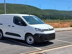 Branco Usado 2019 Citroën Berlingo Live Monovolume | € 11.000 (Bom preço)