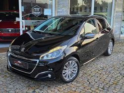 Preto Usado 2017 Peugeot 208 Style Citadino | € 8.950 (Bom preço)