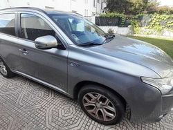 Usado 2014 Mitsubishi Outlander P-HEV Instyle Sedan | € 13.000
