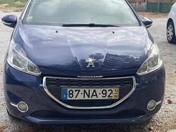 Azul Usado 2012 Peugeot 208 Citadino | € 7.500 (Preço justo)