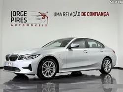 Cinza Usado 2019 BMW 330e Sedan | € 27.990 (Preço justo)