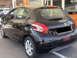 Preto Usado 2015 Peugeot 208 Active Citadino | € 7.900 (Bom preço)