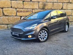 Cinzento (metalizado) Usado 2016 Ford S-MAX Titanium Monovolume | € 20.500 (Bom preço)