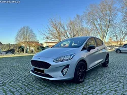 Cinza Usado 2018 Ford Fiesta Citadino | € 11.400 (Preço justo)