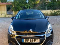 Preto Usado 2017 Peugeot 208 Citadino | € 7.500 (Bom preço)