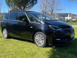 Cinza Usado 2018 Opel Zafira Innovation Monovolume | € 15.000 (Preço justo)