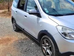 Cinzento Usado 2018 Dacia Lodgy Monovolume | € 7.500 (Bom preço)