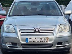 Usado 2004 Toyota Avensis Sedan | € 5.050 (Preço justo)
