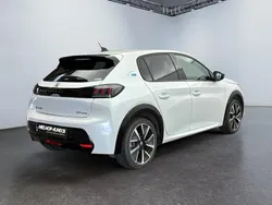 Branco Usado 2020 Peugeot e-208 GT-line Citadino | € 17.990 (Preço justo)