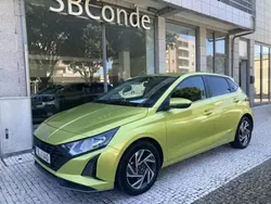 Verde Usado 2024 Hyundai i20 Comfort Citadino | € 18.490 (Preço justo)
