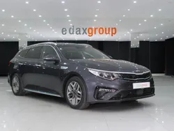 Cinzento Usado 2020 Kia Optima Hybrid Sedan | € 17.490