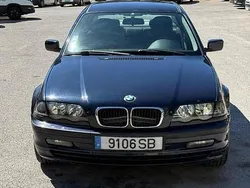 Azul Usado 2001 BMW 320 Sedan | € 3.650 (Preço justo)