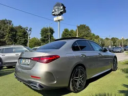 Cinza Usado 2023 Mercedes C300 AMG line Sedan | € 48.750