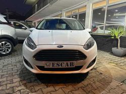 Branco Usado 2015 Ford Fiesta Active Citadino | € 9.900 (Preço justo)