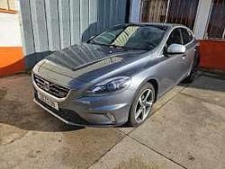 Cinzento Usado 2015 Volvo V40 Citadino | € 12.500 (Preço justo)