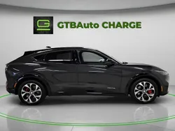 Preto Usado 2022 Ford Mustang Mach-E SUV | € 36.000 (Preço justo)