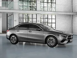 Cinzento Novo 2025 Mercedes A180 Sedan | € 47.280 (Bom preço)