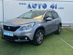 Cinzento Usado 2019 Peugeot 2008 Signature Sky SUV | € 13.250 (Bom preço)