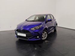 Azul (pintura metalizada) Usado 2024 Toyota Yaris Comfort | € 24.750 (Preço justo)
