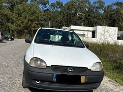Usado 2000 Opel Corsa | € 1.000