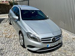 Cinza Usado 2014 Mercedes A180 Urban | € 14.750